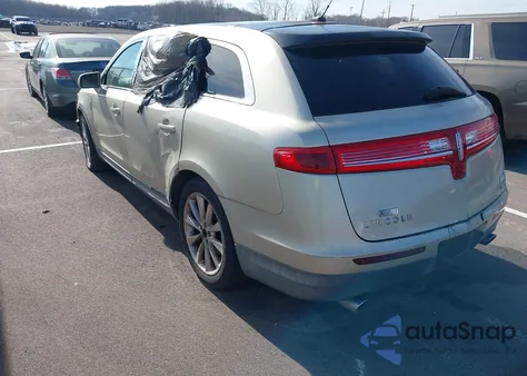 2010 Lincoln Mkt Ecoboost z USA, uszkodzony, nr VIN 2LMHJ5ATXABJ17297